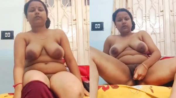 Pyasi Bhabhi nange hokar burr Me Kalam Dal rahi hai