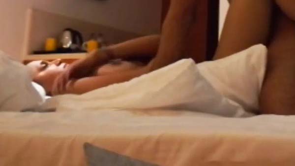 Hotel room mein bhabhi aur boyfriend ki chudai viral MMS