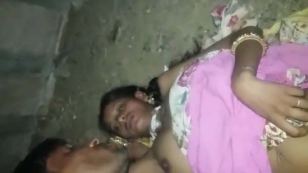 Desi ladhki ki hairy burr ki chudai ki viral xxx video
